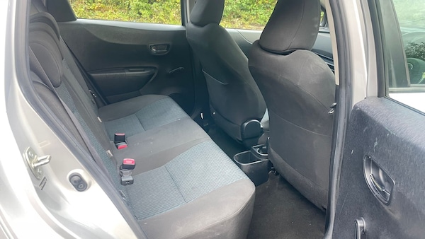 Used Toyota Yaris 2012 for sale - 76232948: Photo 8