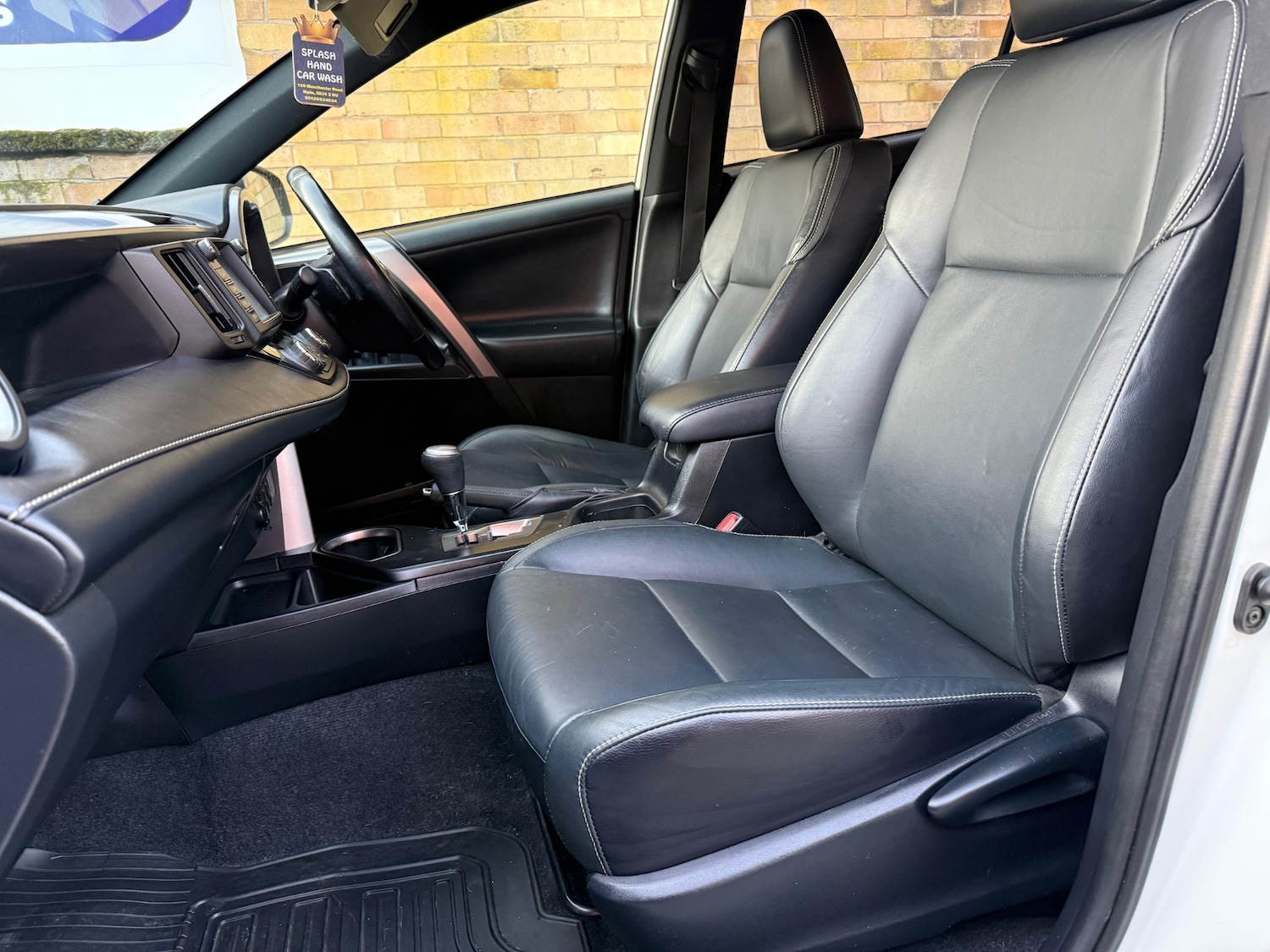 Used Toyota RAV4 2018 for sale - 76948611: Photo 11