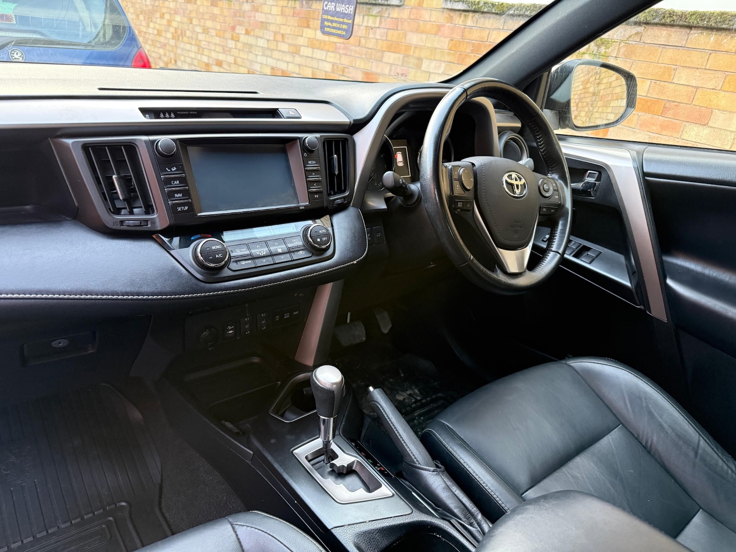 Used Toyota RAV4 2018 for sale - 76948611: Photo 13