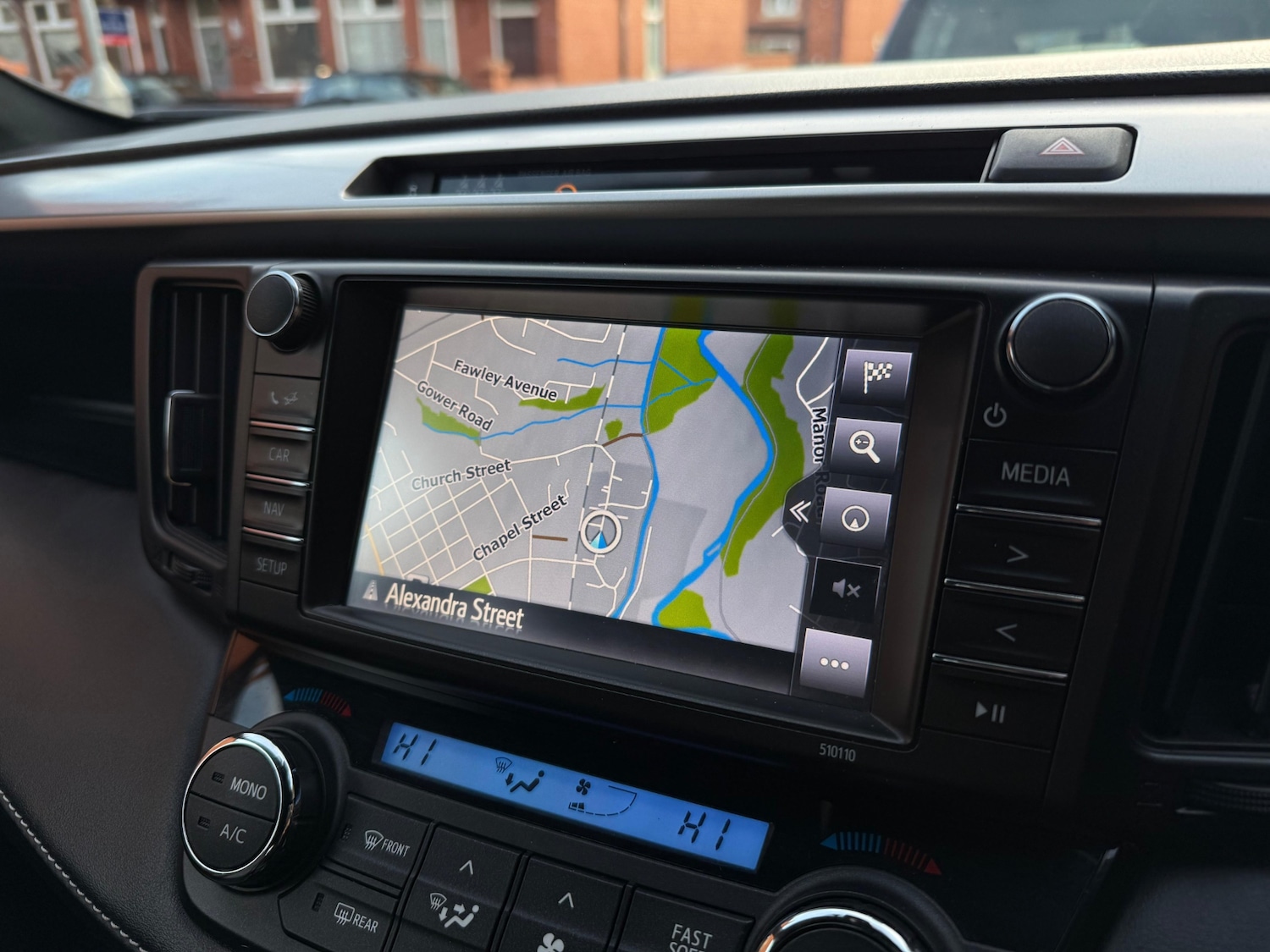 Used Toyota RAV4 2018 for sale - 76948611: Photo 16