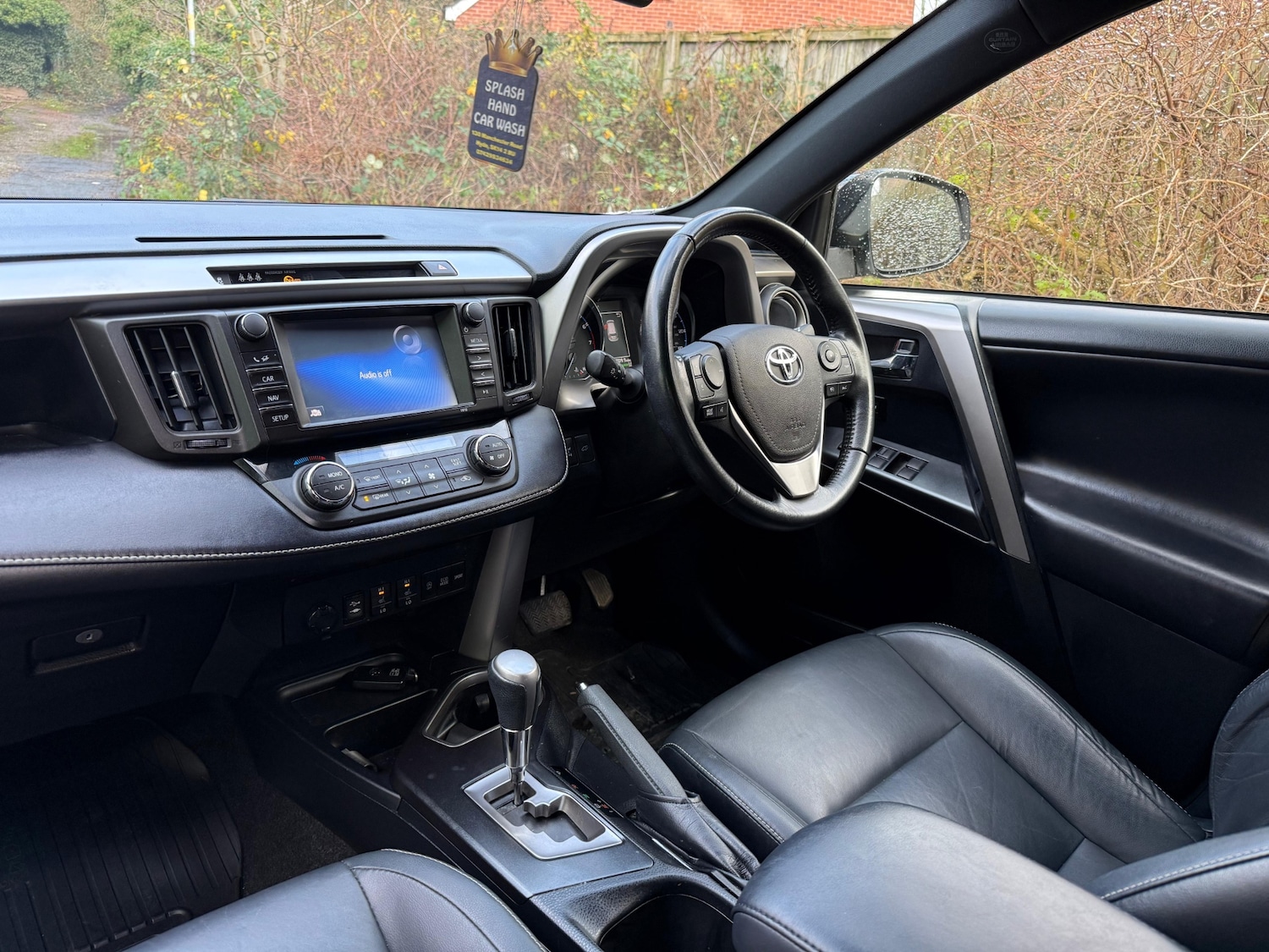 Used Toyota RAV4 2018 for sale - 76948611: Photo 2