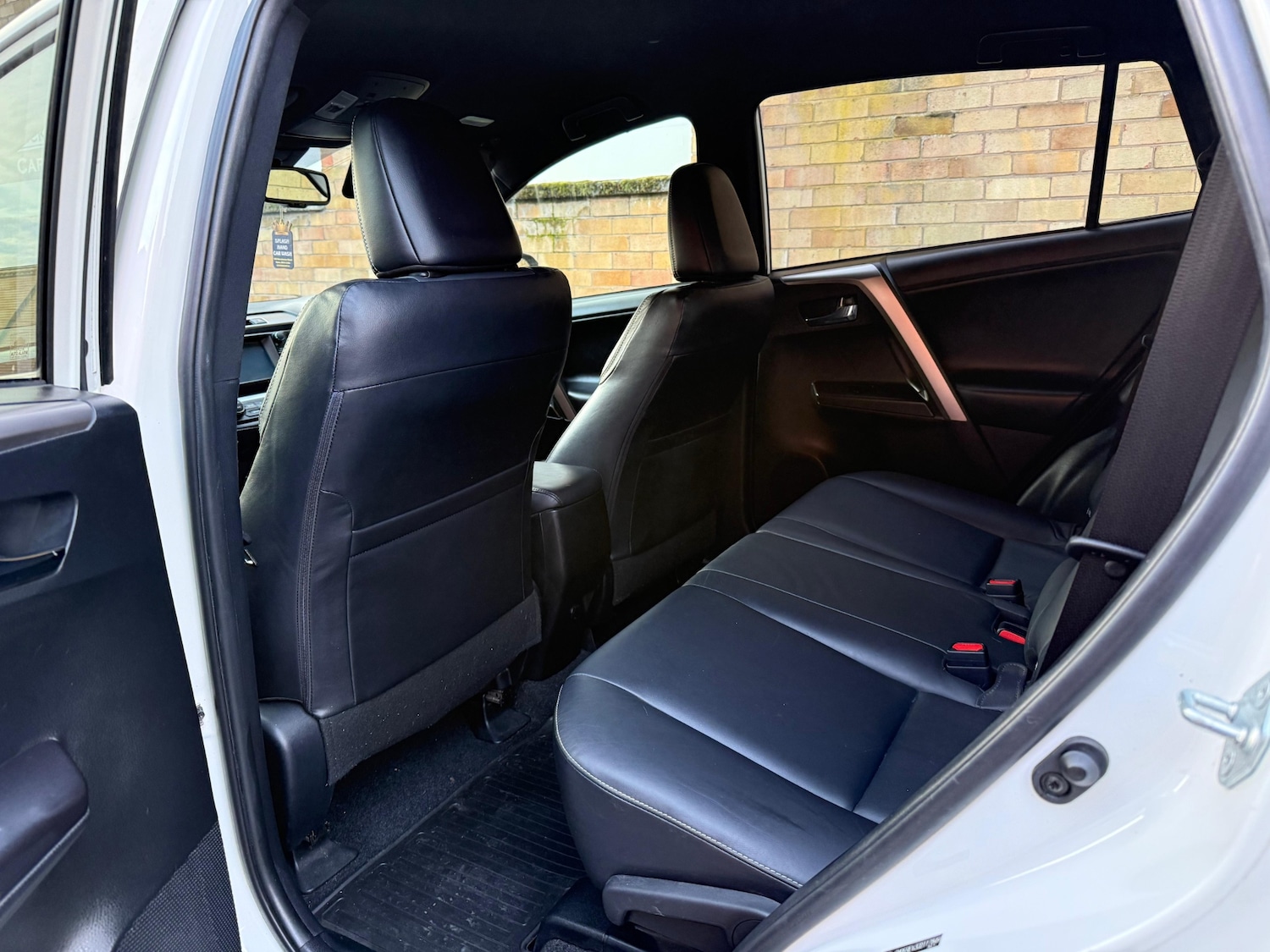 Used Toyota RAV4 2018 for sale - 76948611: Photo 9