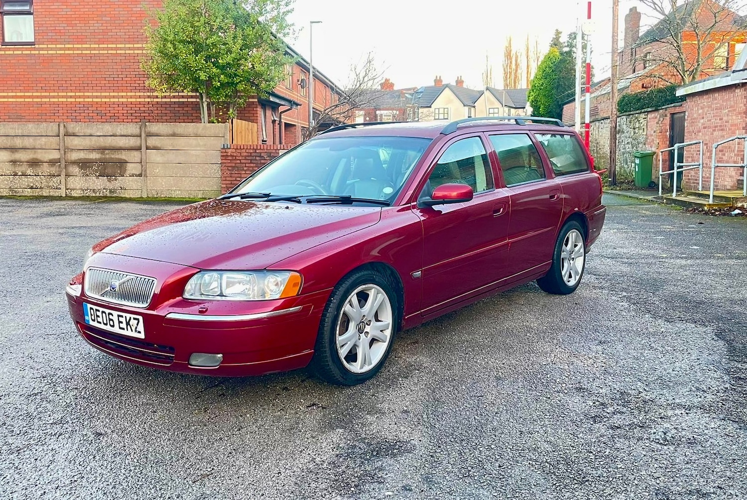 Used Volvo V70 2006 for sale - 76927116: Photo 2