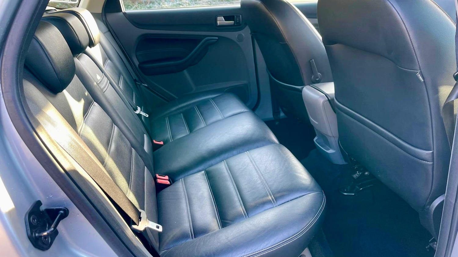 Used Ford Focus 2010 for sale - 77160031: Photo 9