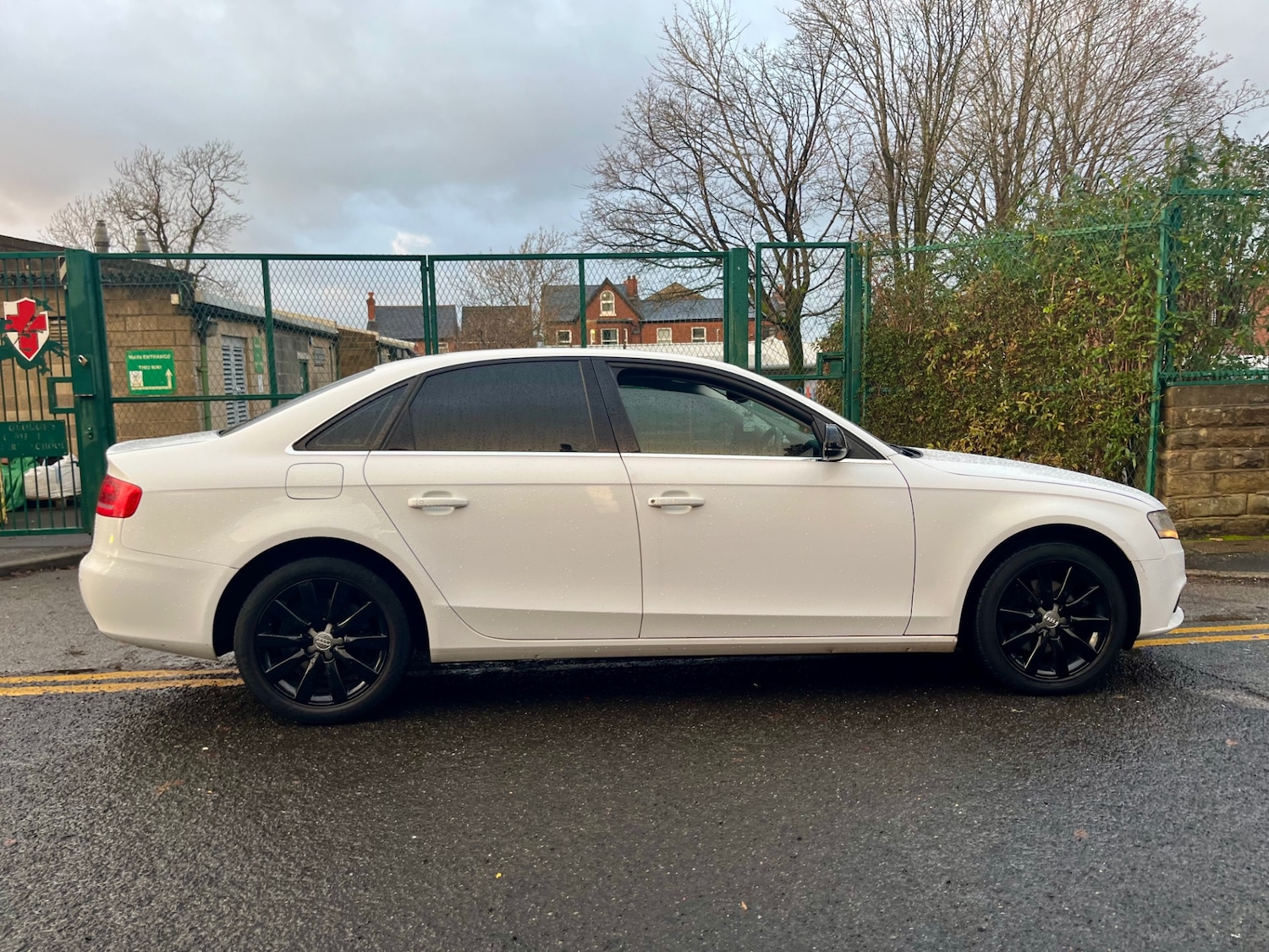 Used Audi A4 2009 for sale - 76670316: Photo 4