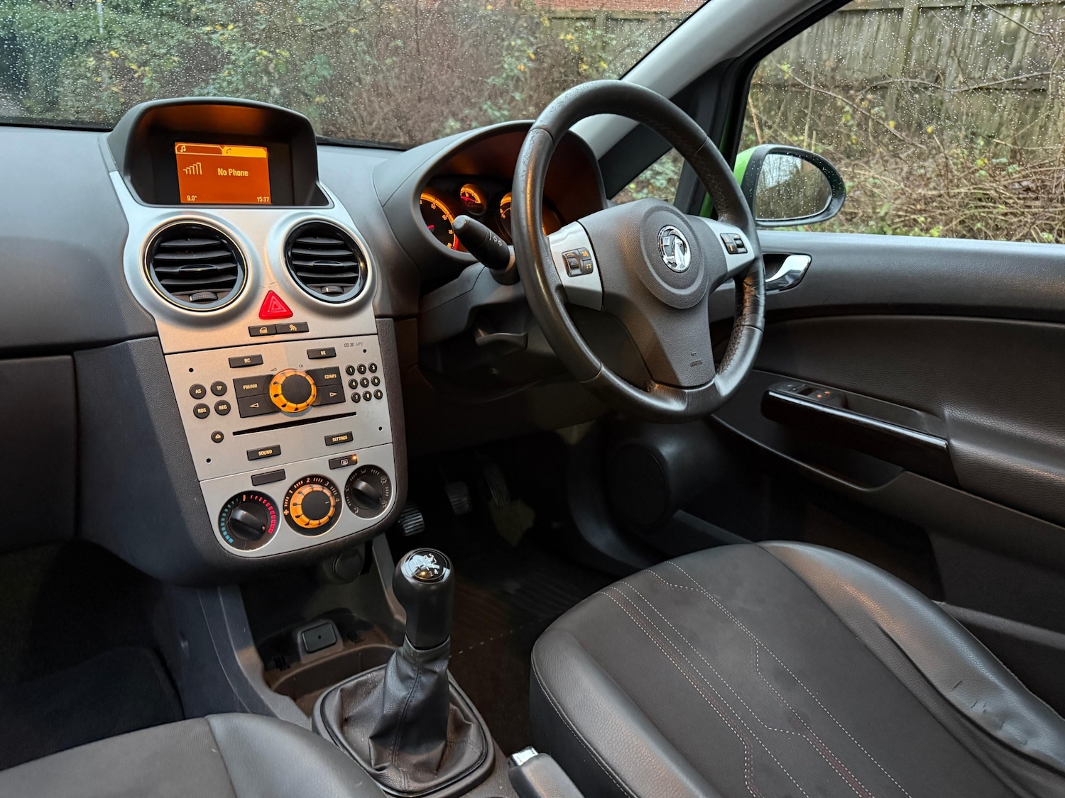 Used Vauxhall Corsa 2012 for sale - 76987166: Photo 2