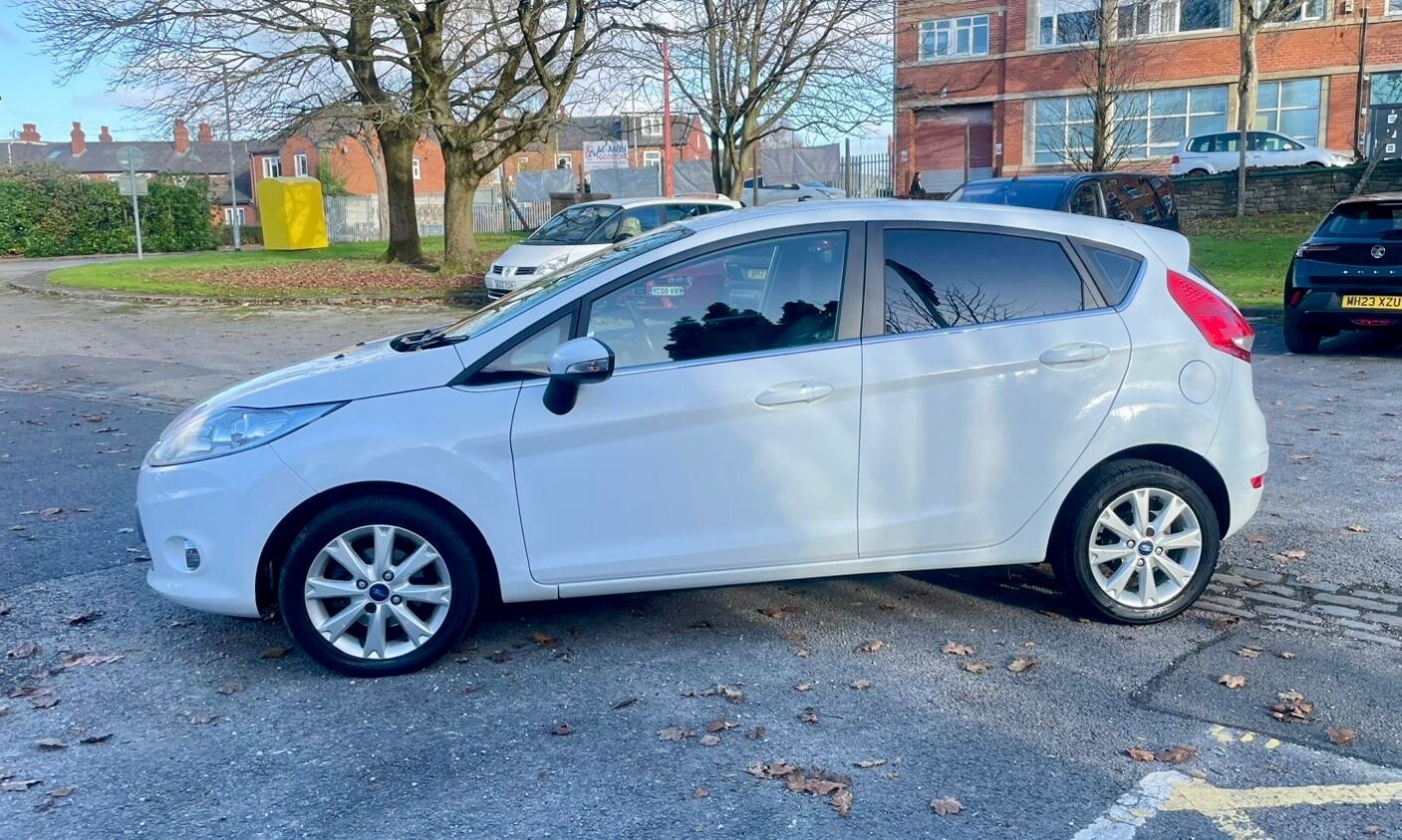 Ford Fiesta 2011 (11) - 1.25 Zetec 5dr [82] - Image 6