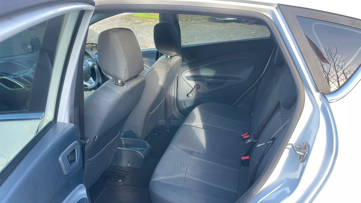 Ford Fiesta 2011 (11) - 1.25 Zetec 5dr [82] - Image 8