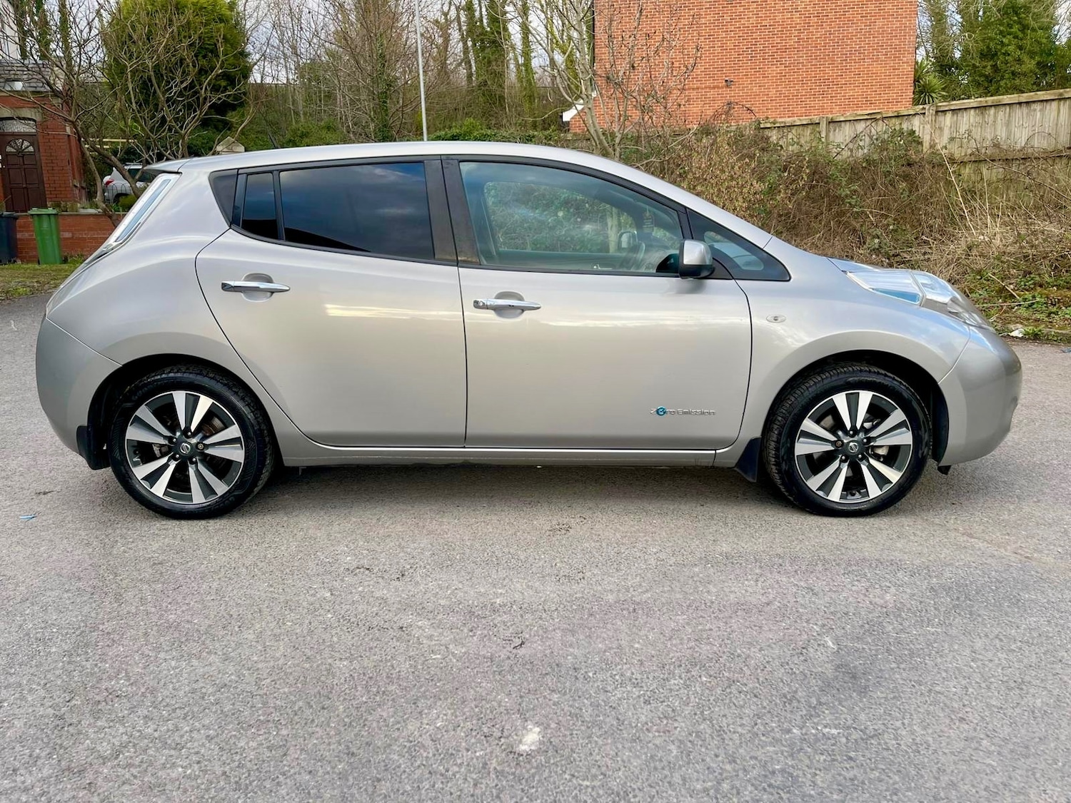 Used Nissan Leaf 2017 for sale - 77844535: Photo 5