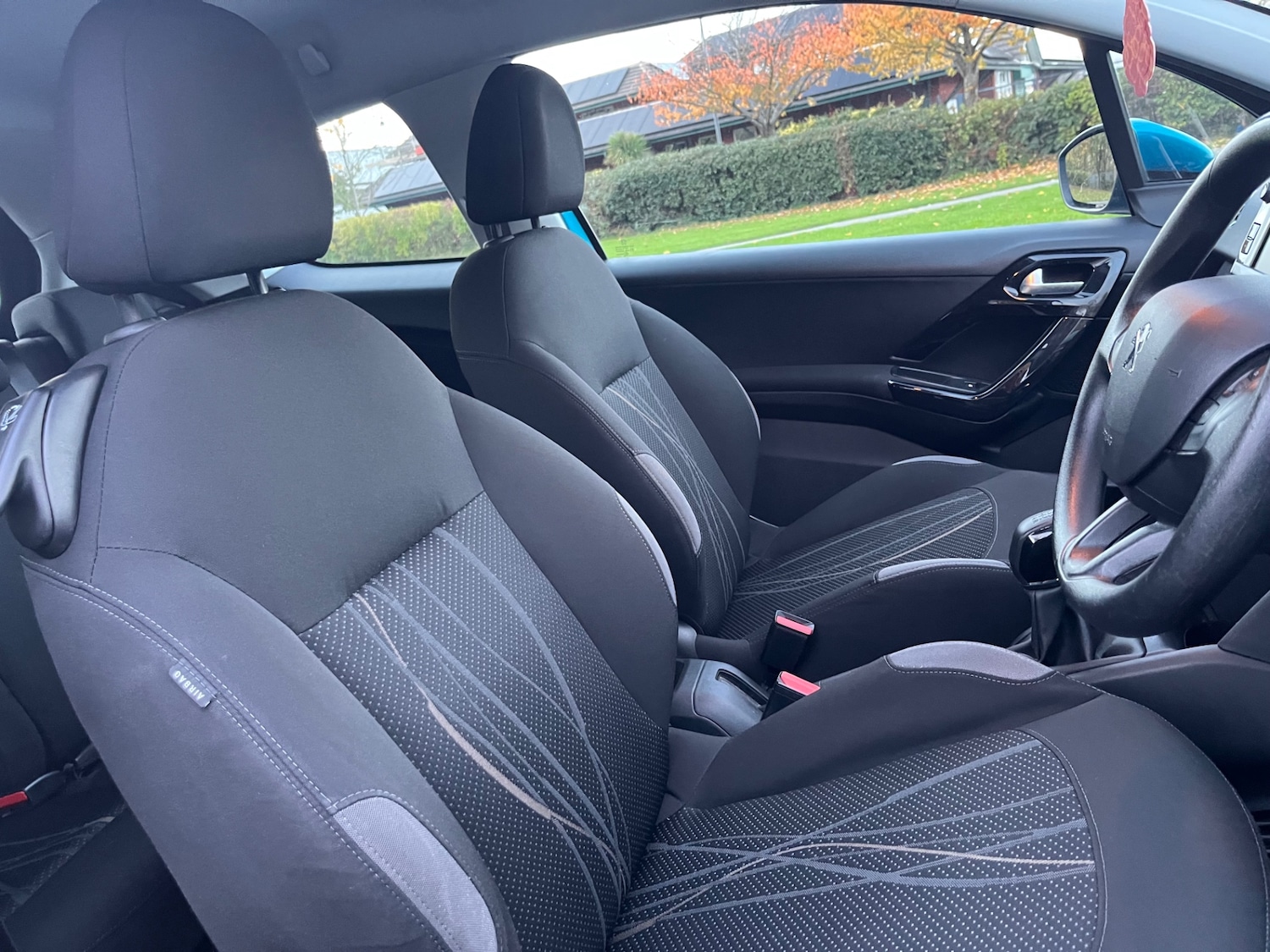 Used Peugeot 208 2012 for sale - 76488431: Photo 10