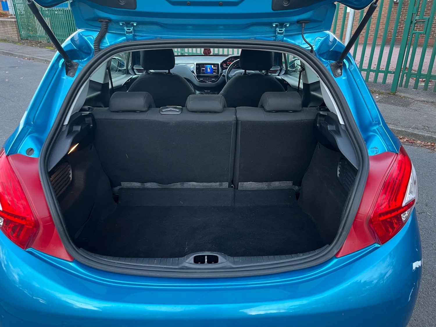 Used Peugeot 208 2012 for sale - 76488431: Photo 13