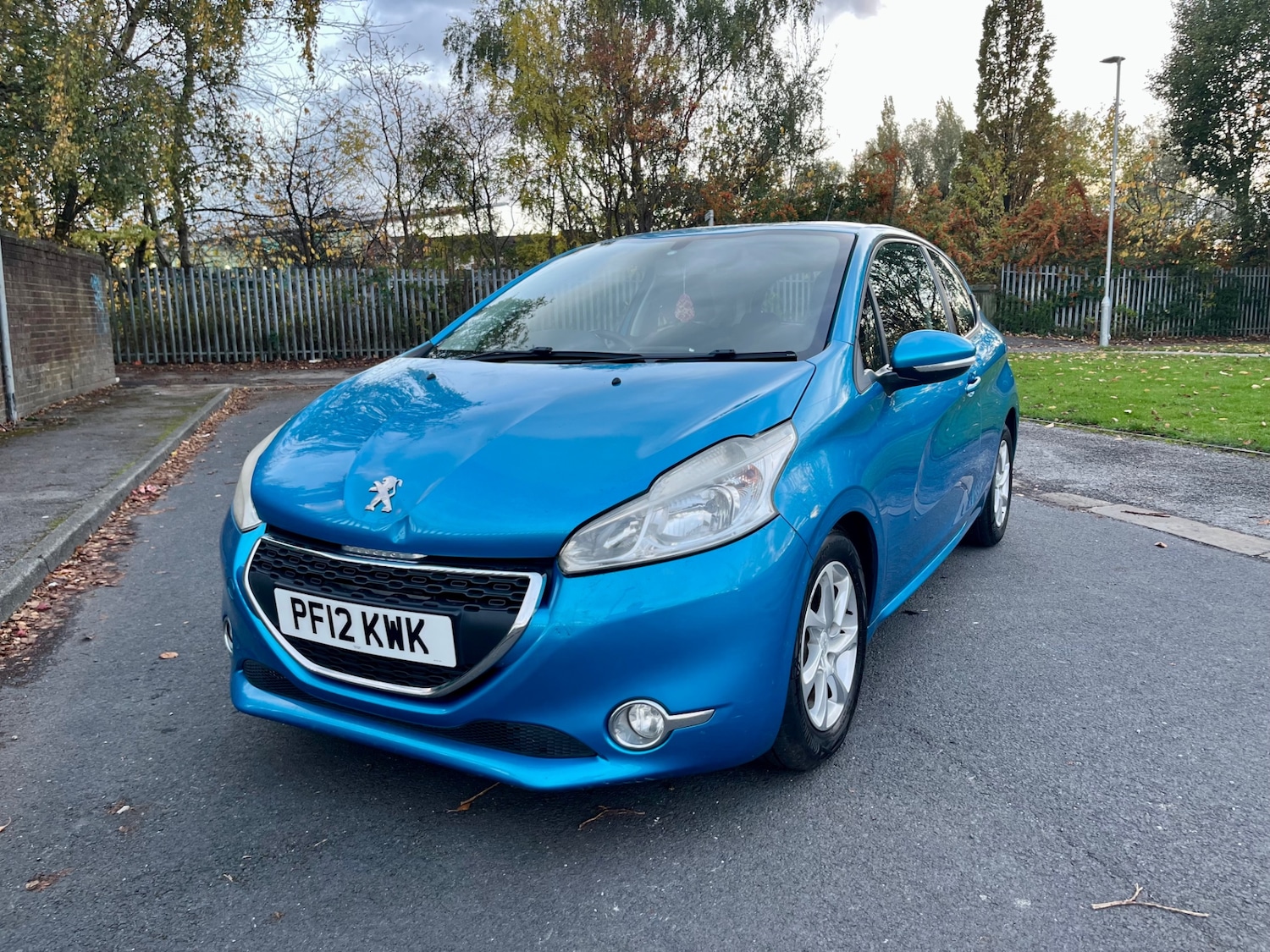 Used Peugeot 208 2012 for sale - 76488431: Photo 2