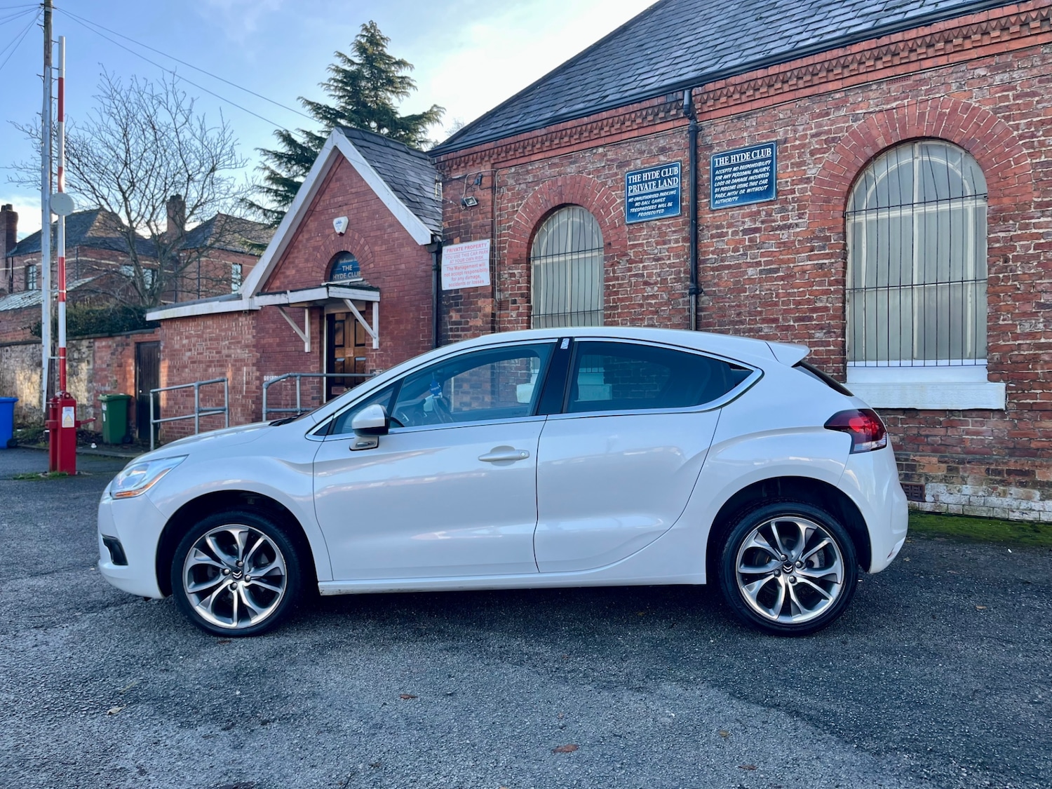 Used Citroen DS4 2014 for sale - 76786972: Photo 4