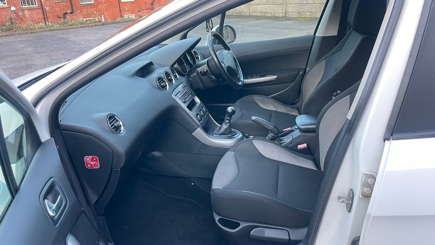 Used Peugeot 308 2012 for sale - 76886075: Photo 12