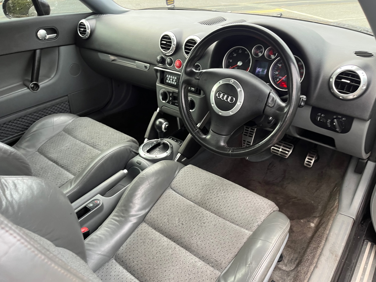 Used Audi TT 2004 for sale - 77635314: Photo 9