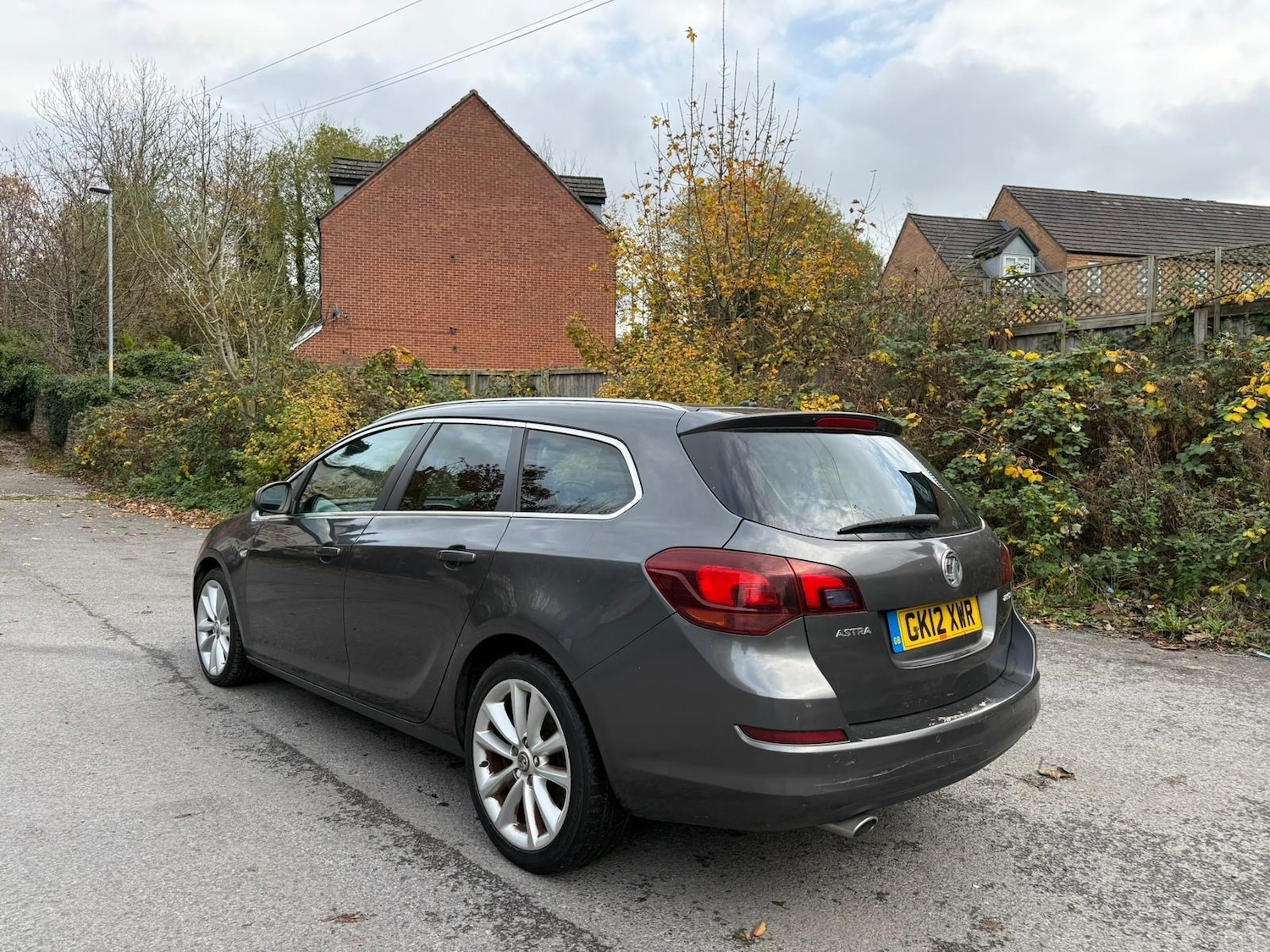 Used Vauxhall Astra 2012 for sale - 76948712: Photo 2