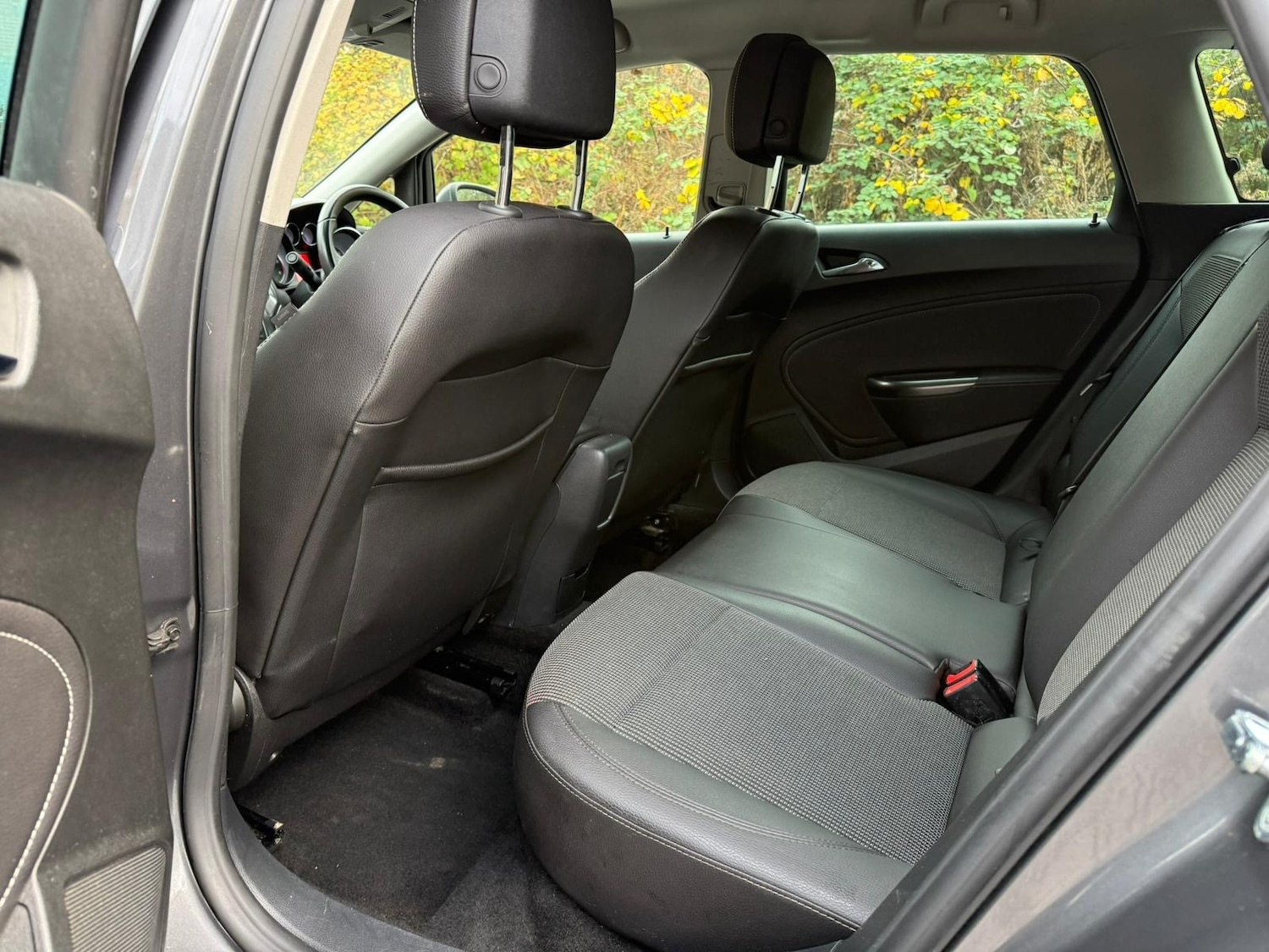 Used Vauxhall Astra 2012 for sale - 76948712: Photo 7