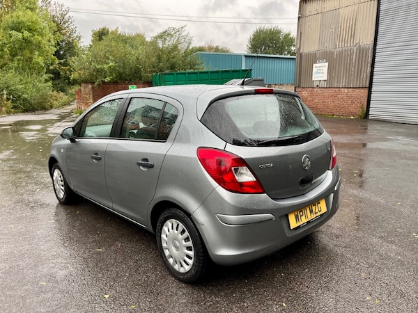 Used Vauxhall Corsa 2011 for sale - 76242696: Photo 5