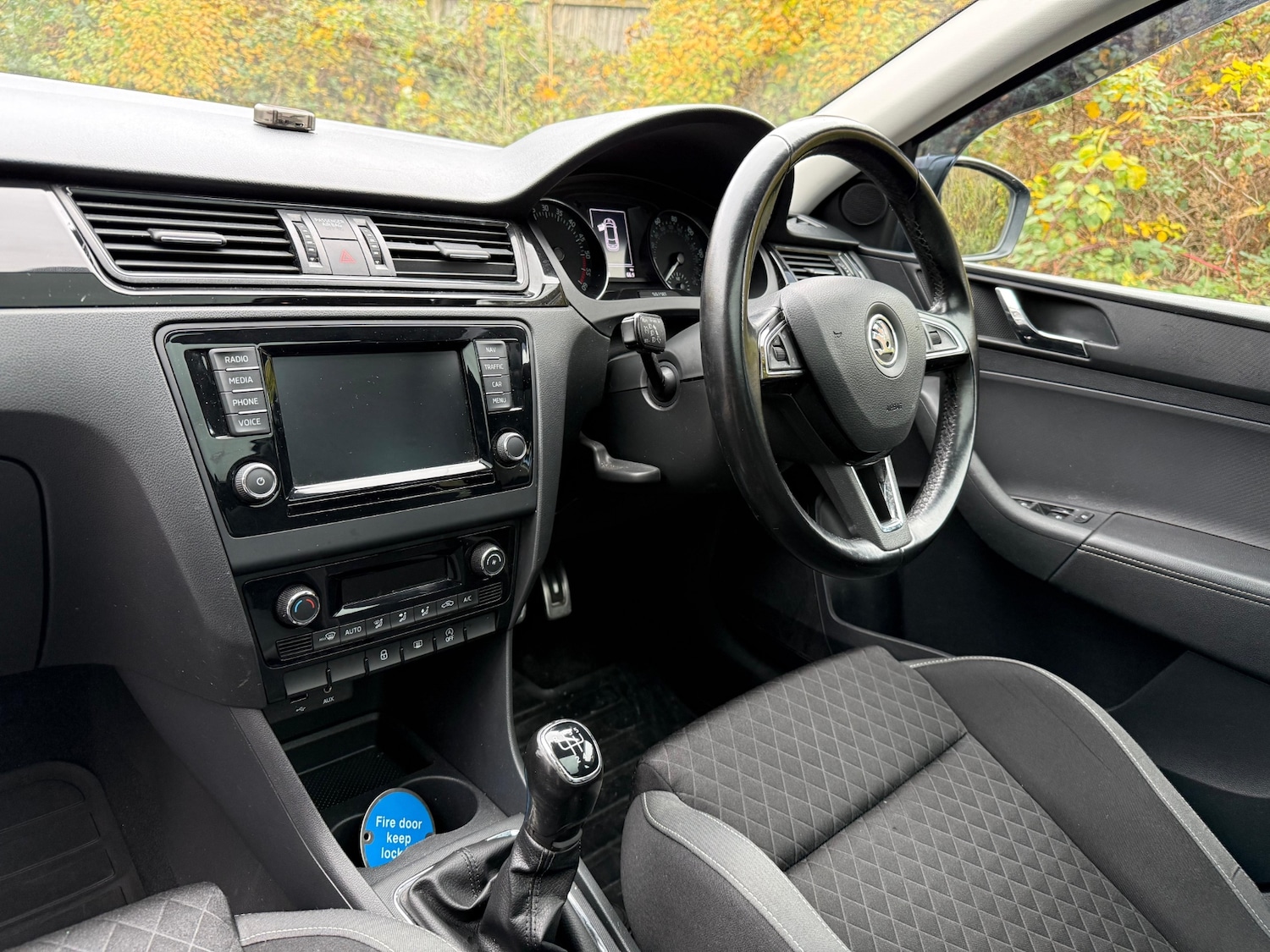 Used Skoda Rapid Spaceback 2017 for sale - 76472073: Photo 2