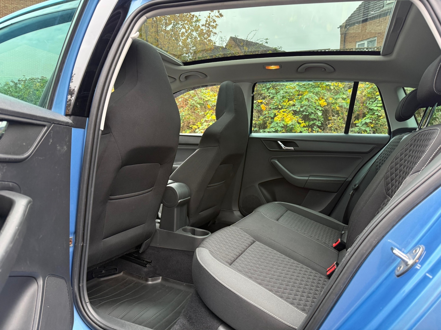 Used Skoda Rapid Spaceback 2017 for sale - 76472073: Photo 3