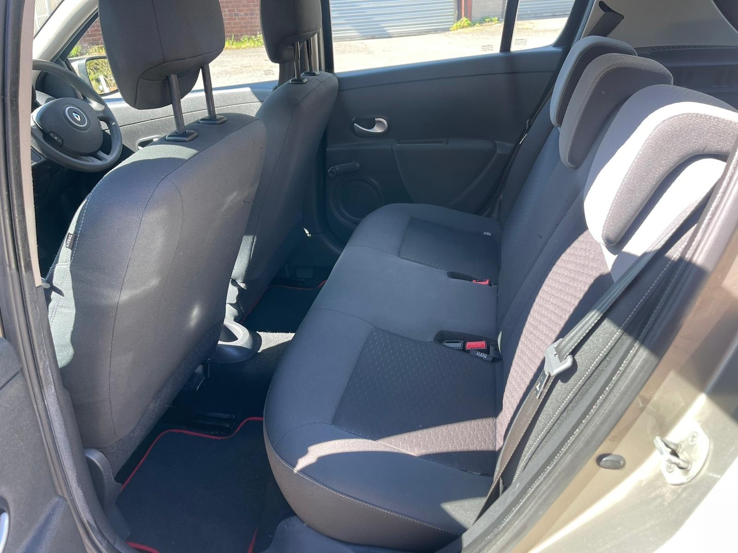 Used Renault Clio 2010 for sale - 78123370: Photo 13