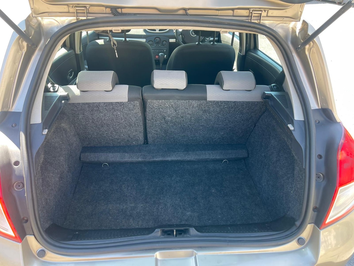 Used Renault Clio 2010 for sale - 78123370: Photo 15