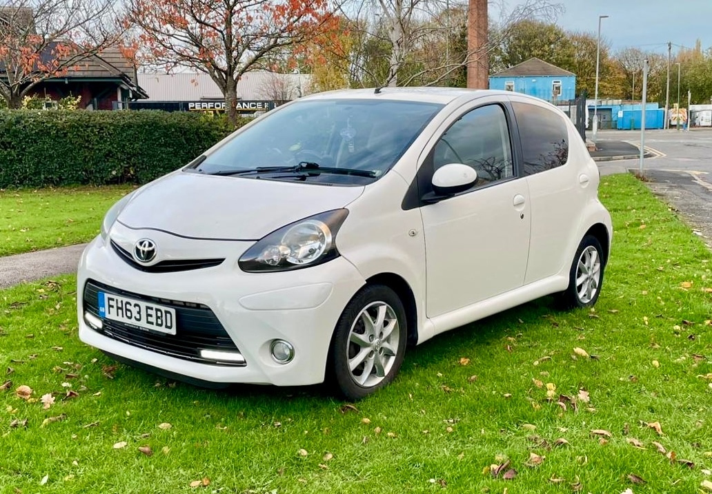 Used Toyota AYGO 2014 for sale - 76446119: Photo 2