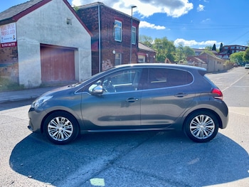 Used Peugeot 208 2018 for sale - 78608675: Photo