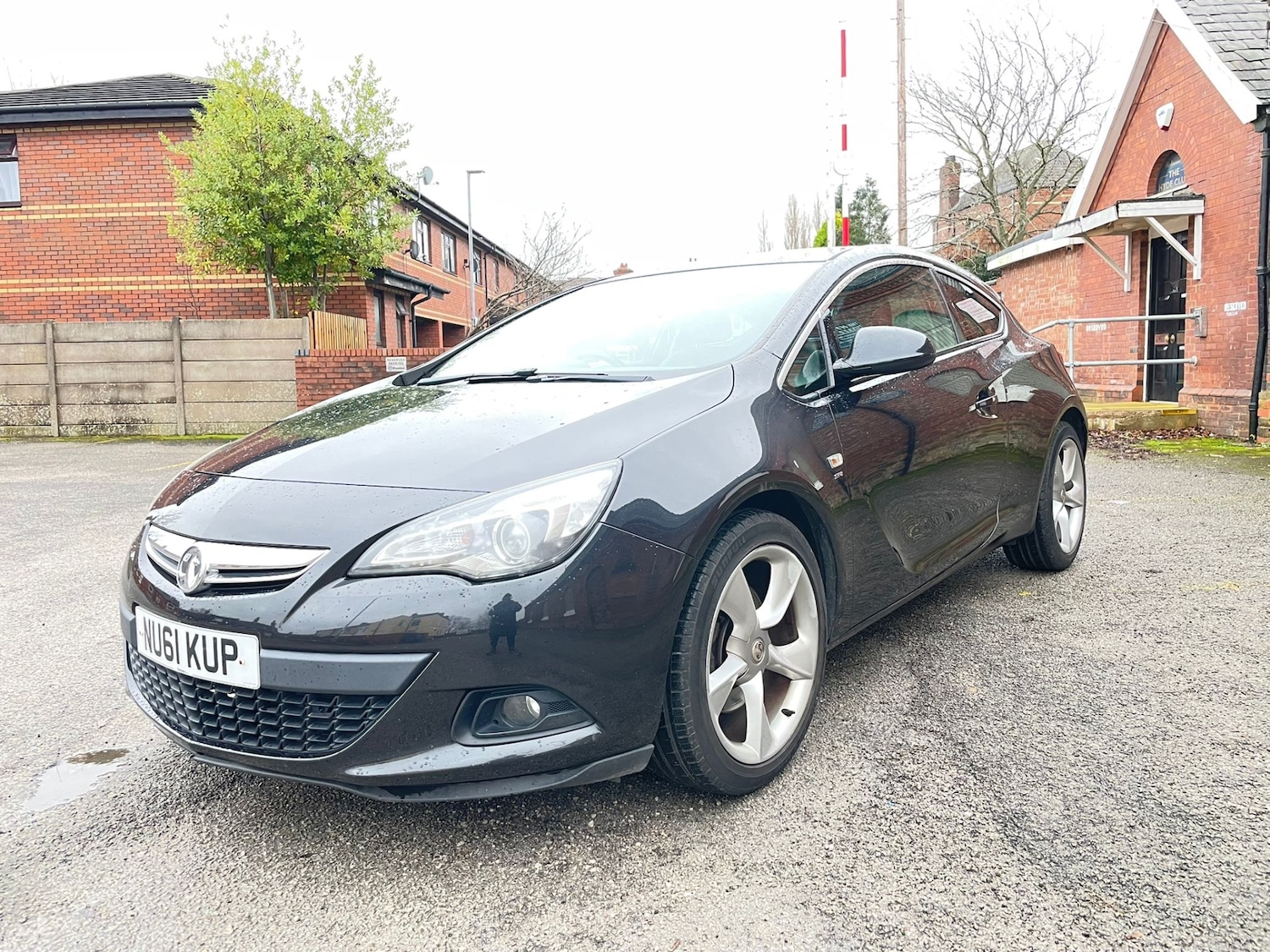Used Vauxhall Astra GTC 2011 for sale - 76987176: Photo 2