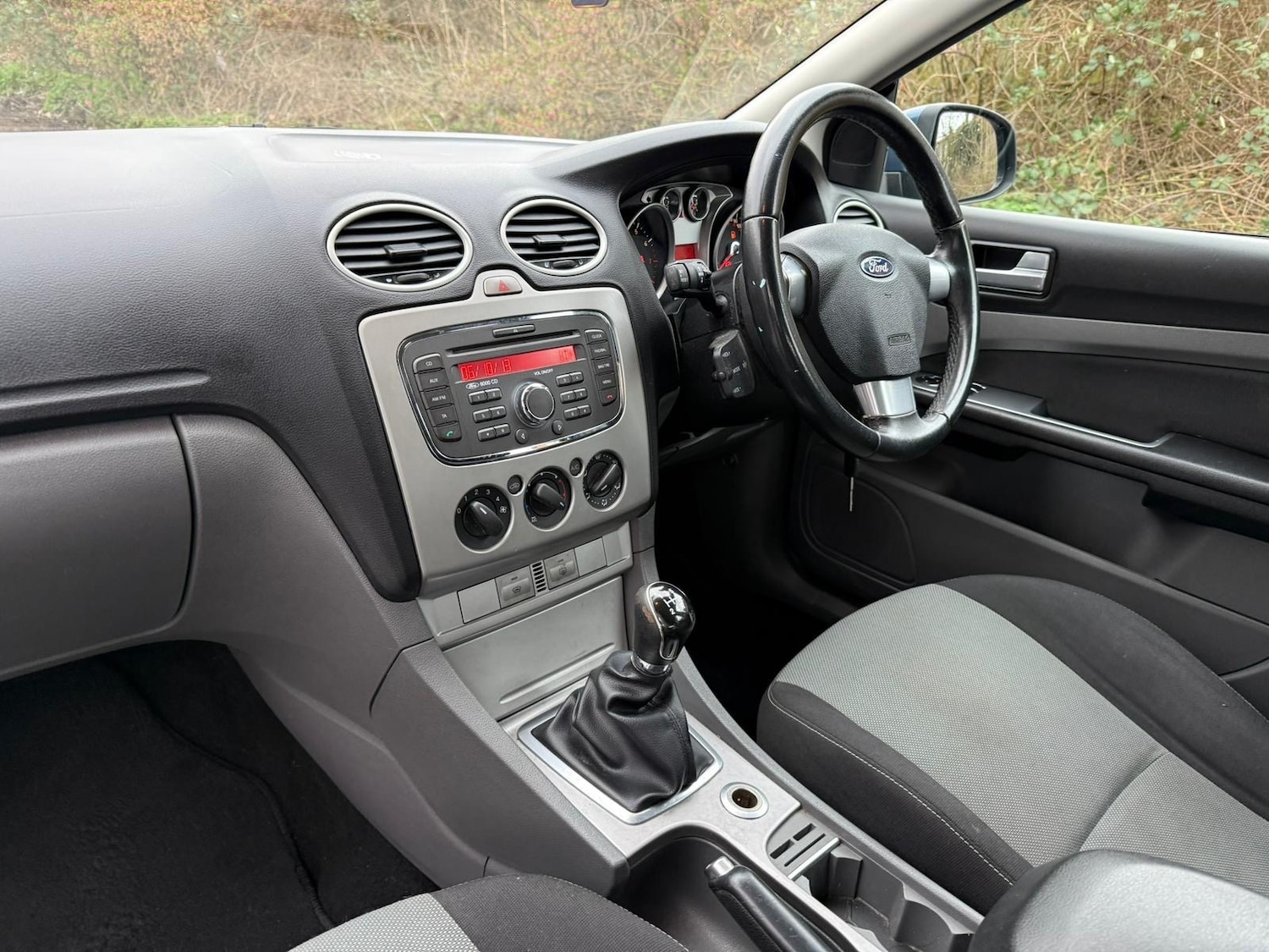 Used Ford Focus 2010 for sale - 77988288: Photo 2