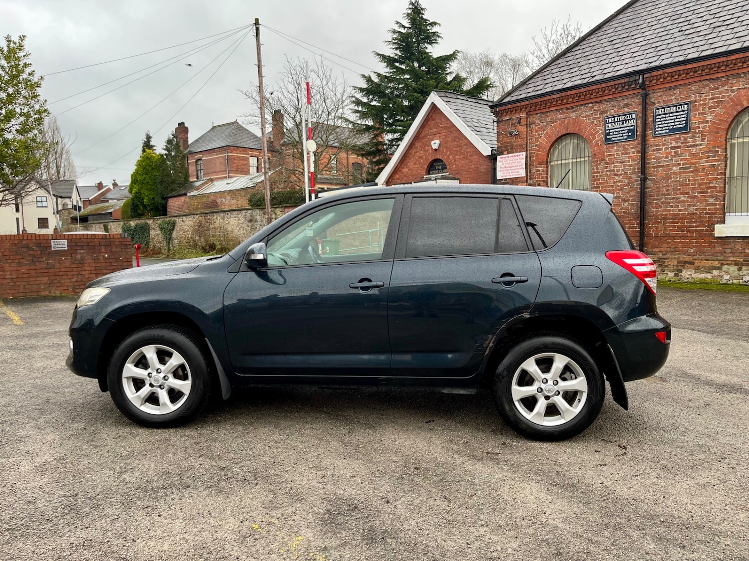 Used Toyota RAV4 2010 for sale - 77282481: Photo 4