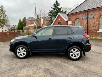 Used Toyota RAV4 2010 for sale - 77282481: Photo