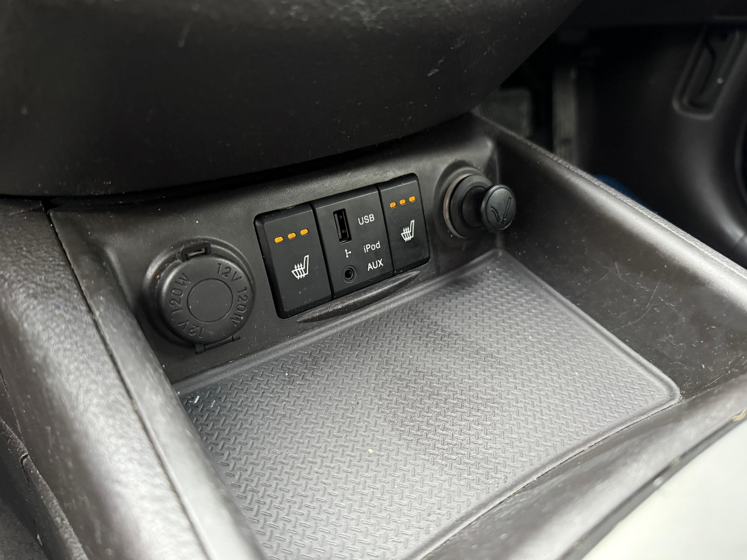 Used Hyundai Santa Fe 2012 for sale - 77261884: Photo 6