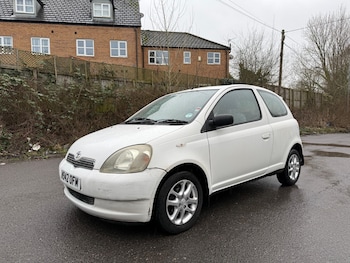 Used Toyota Yaris 2000 for sale - 77564582: Photo