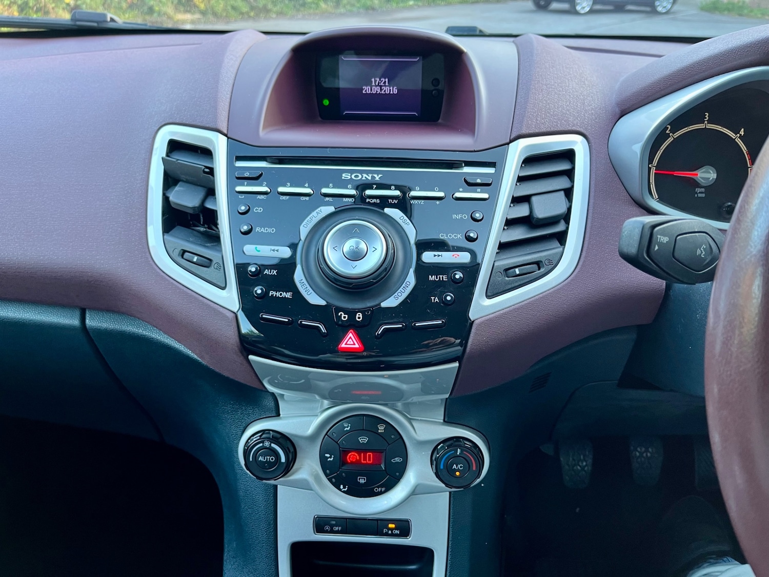 Used Ford Fiesta 2012 for sale - 76405195: Photo 14