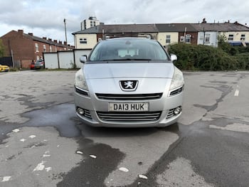 Used Peugeot 5008 2013 for sale - 79761750: Photo