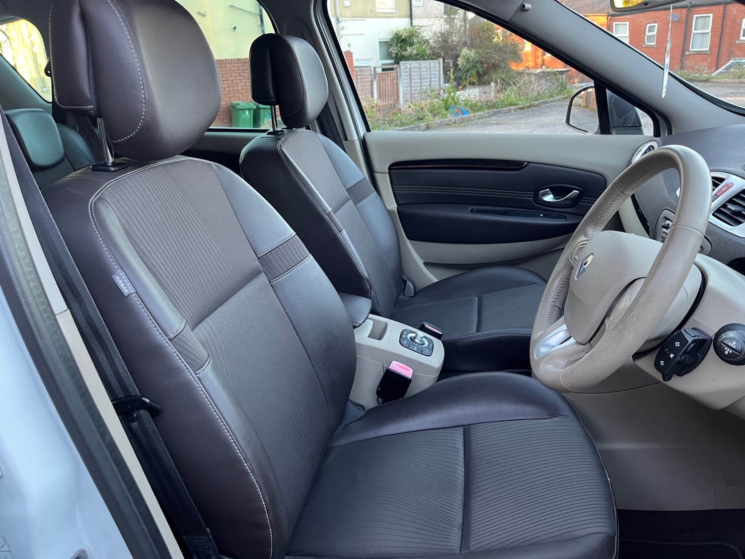 Used Renault Scenic 2010 for sale - 76610782: Photo 11