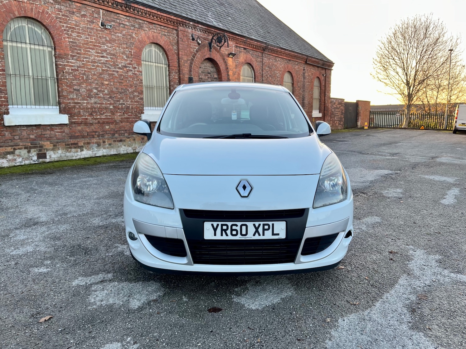 Used Renault Scenic 2010 for sale - 76610782: Photo 2