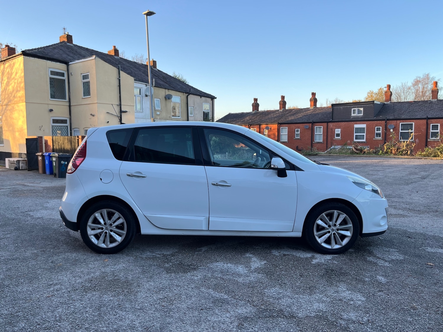 Used Renault Scenic 2010 for sale - 76610782: Photo 8