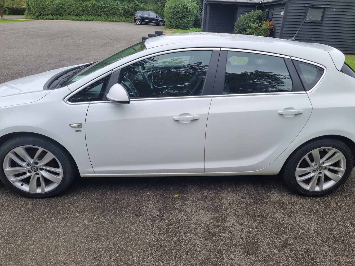 Used Vauxhall Astra 2014 for sale - 76017929: Photo 2