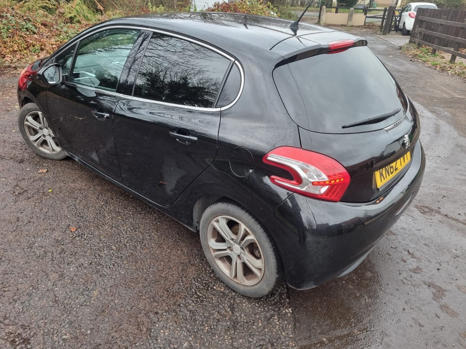 Used Peugeot 208 2012 for sale - 76947520: Photo 11