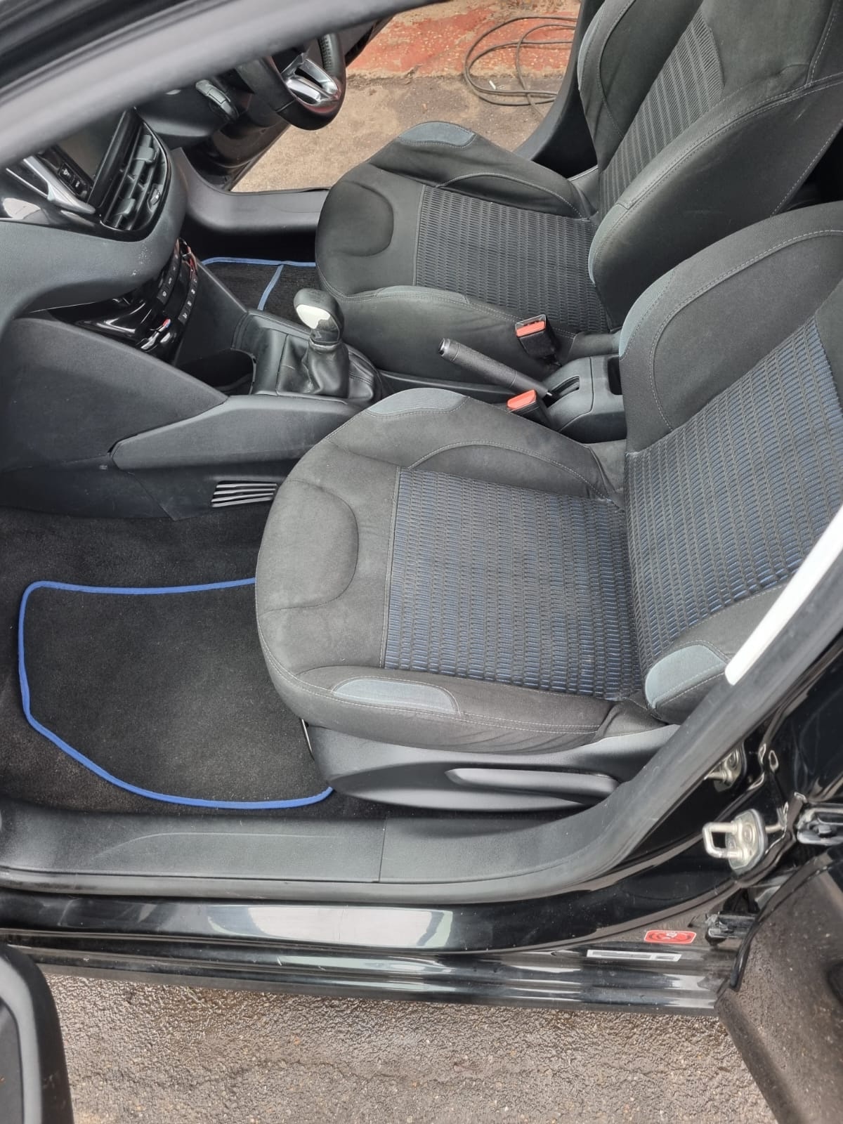 Used Peugeot 208 2012 for sale - 76947520: Photo 16