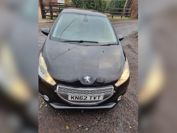 Used Peugeot 208 2012 for sale - 76947520: Photo
