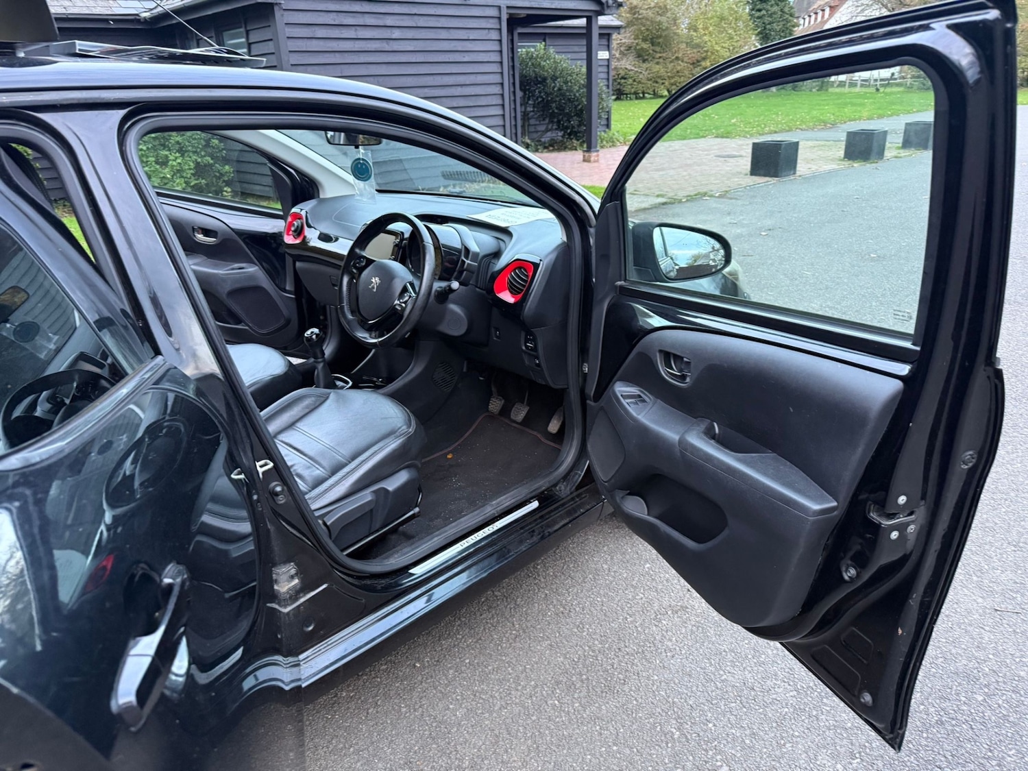 Used Peugeot 108 2017 for sale - 76482689: Photo 15