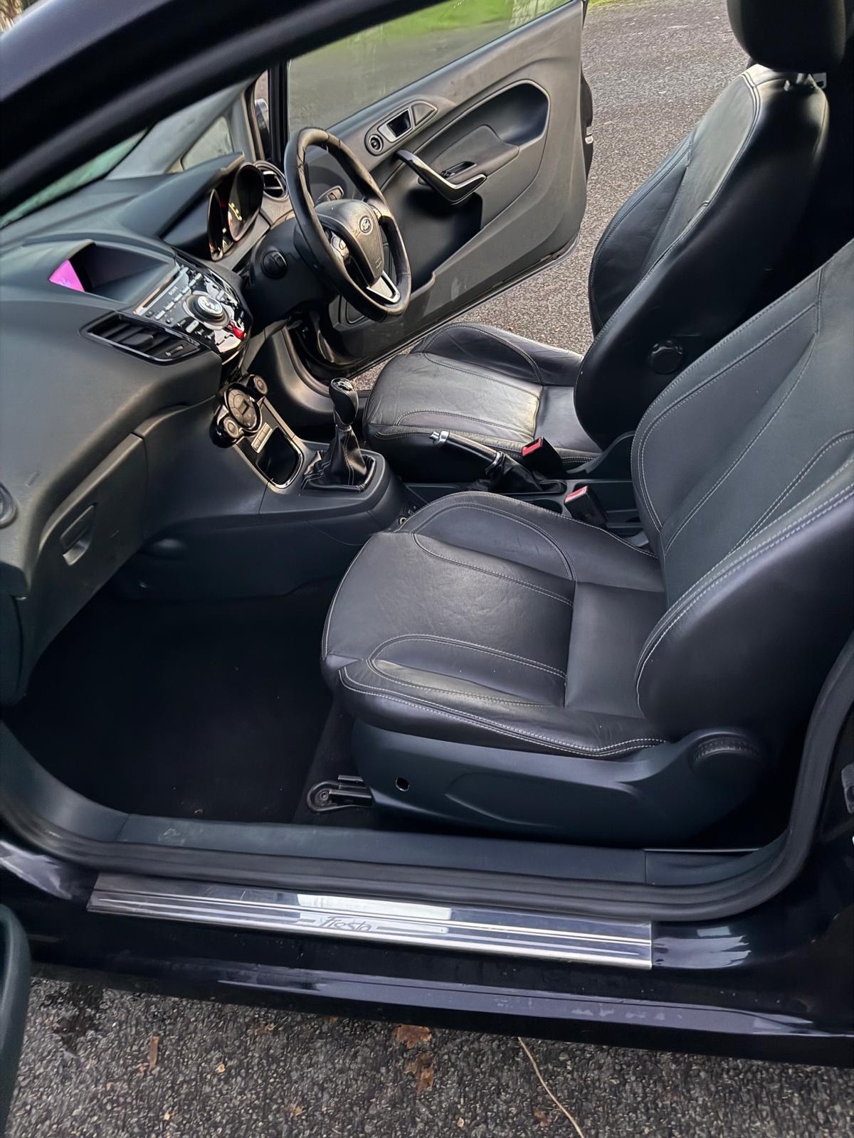 Used Ford Fiesta 2012 for sale - 76935496: Photo 9