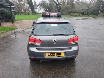 Used Volkswagen Golf 2010 for sale - 77020627: Photo