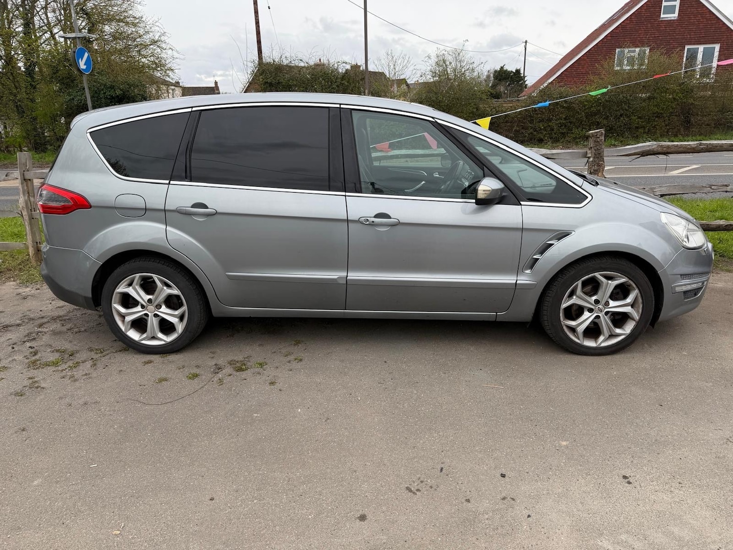 Used Ford S-Max 2010 for sale - 78099044: Photo 2