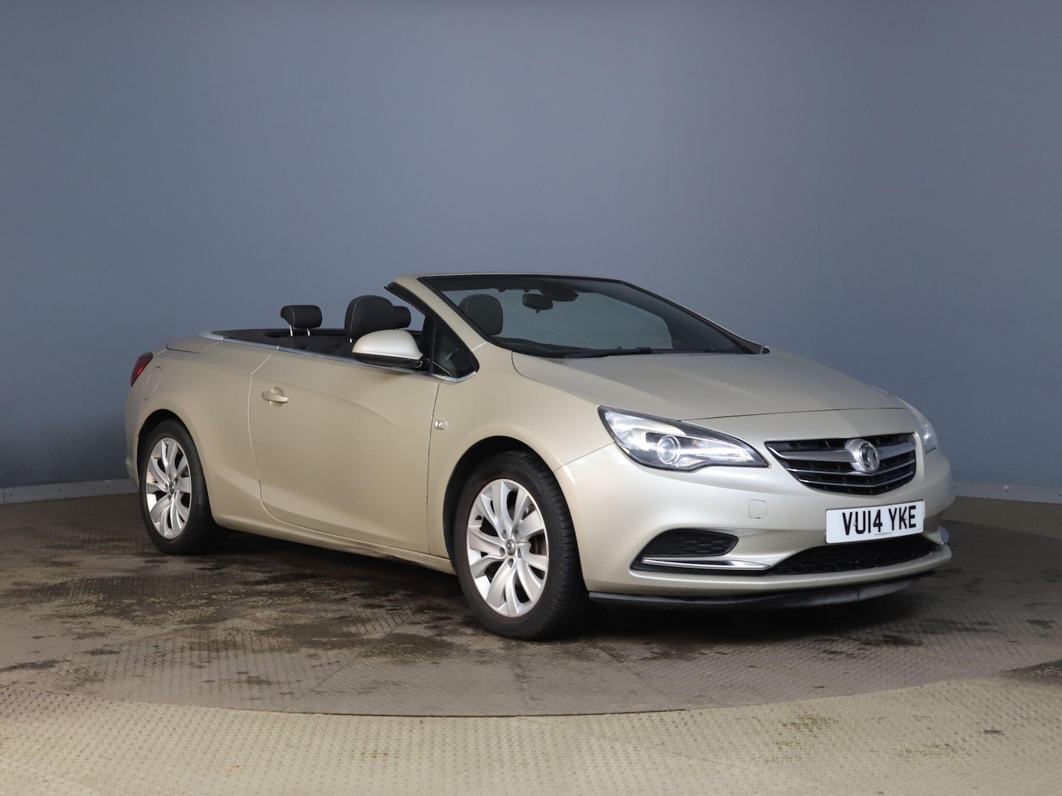 Used Vauxhall Cascada 2014 for sale - 76188974: Photo 1