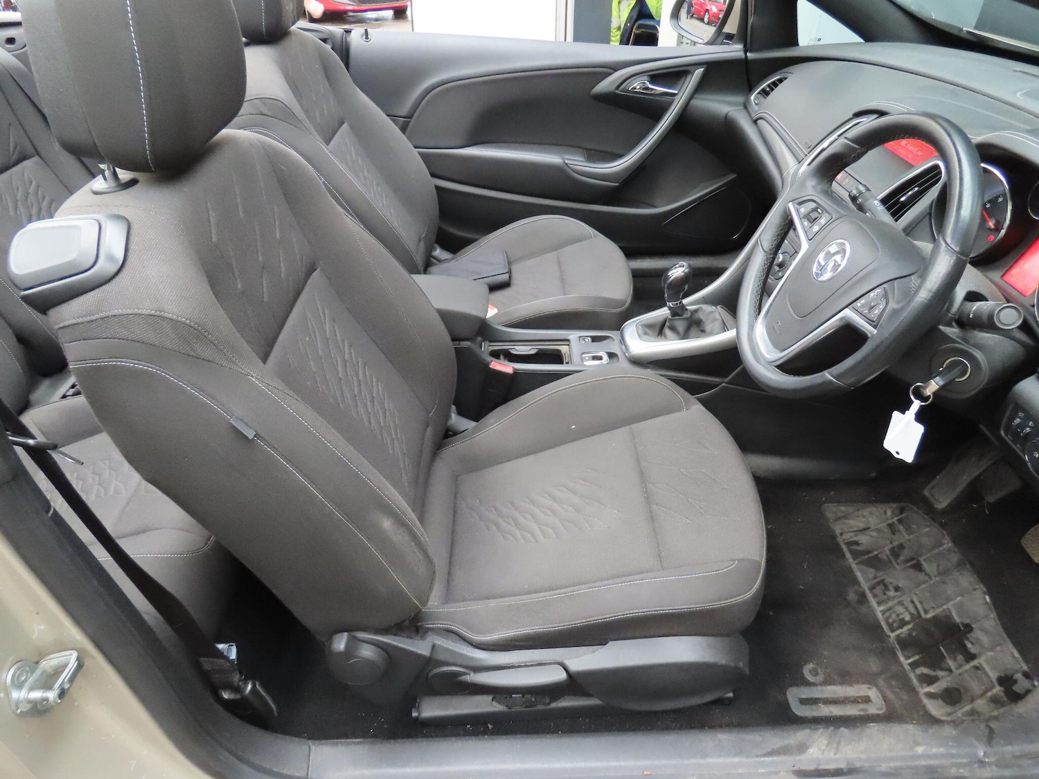 Used Vauxhall Cascada 2014 for sale - 76188974: Photo 10