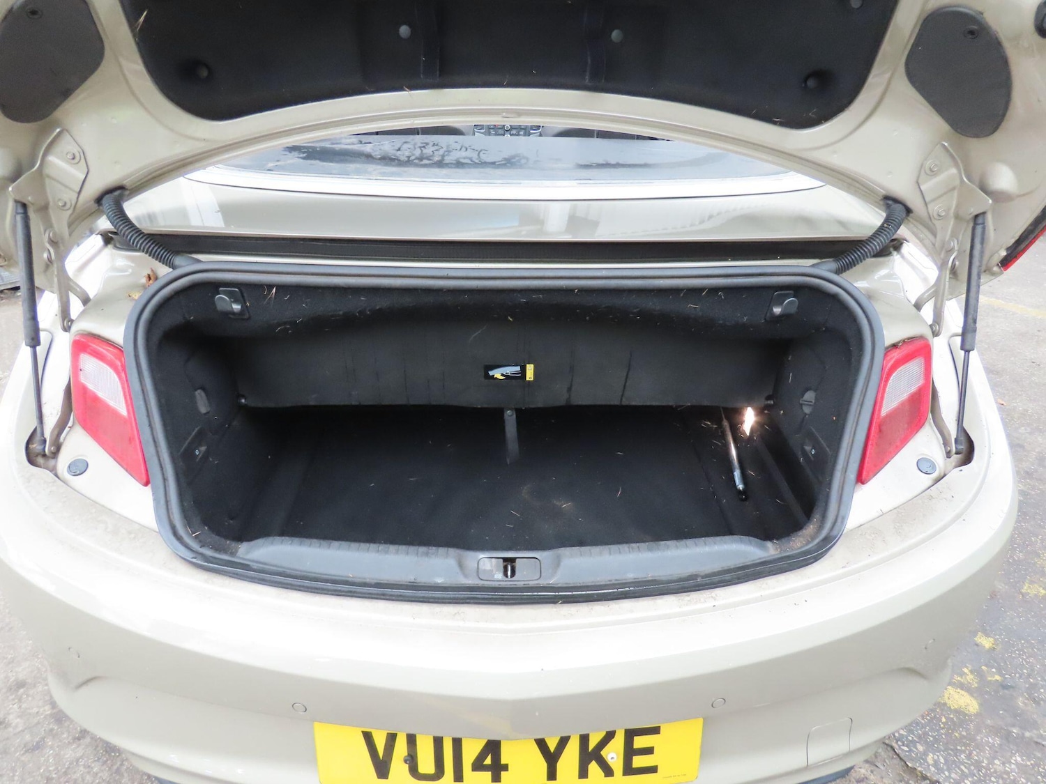 Used Vauxhall Cascada 2014 for sale - 76188974: Photo 16